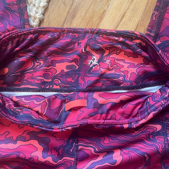 Pink Camo Legendary Leggings - Picture 3 of 5